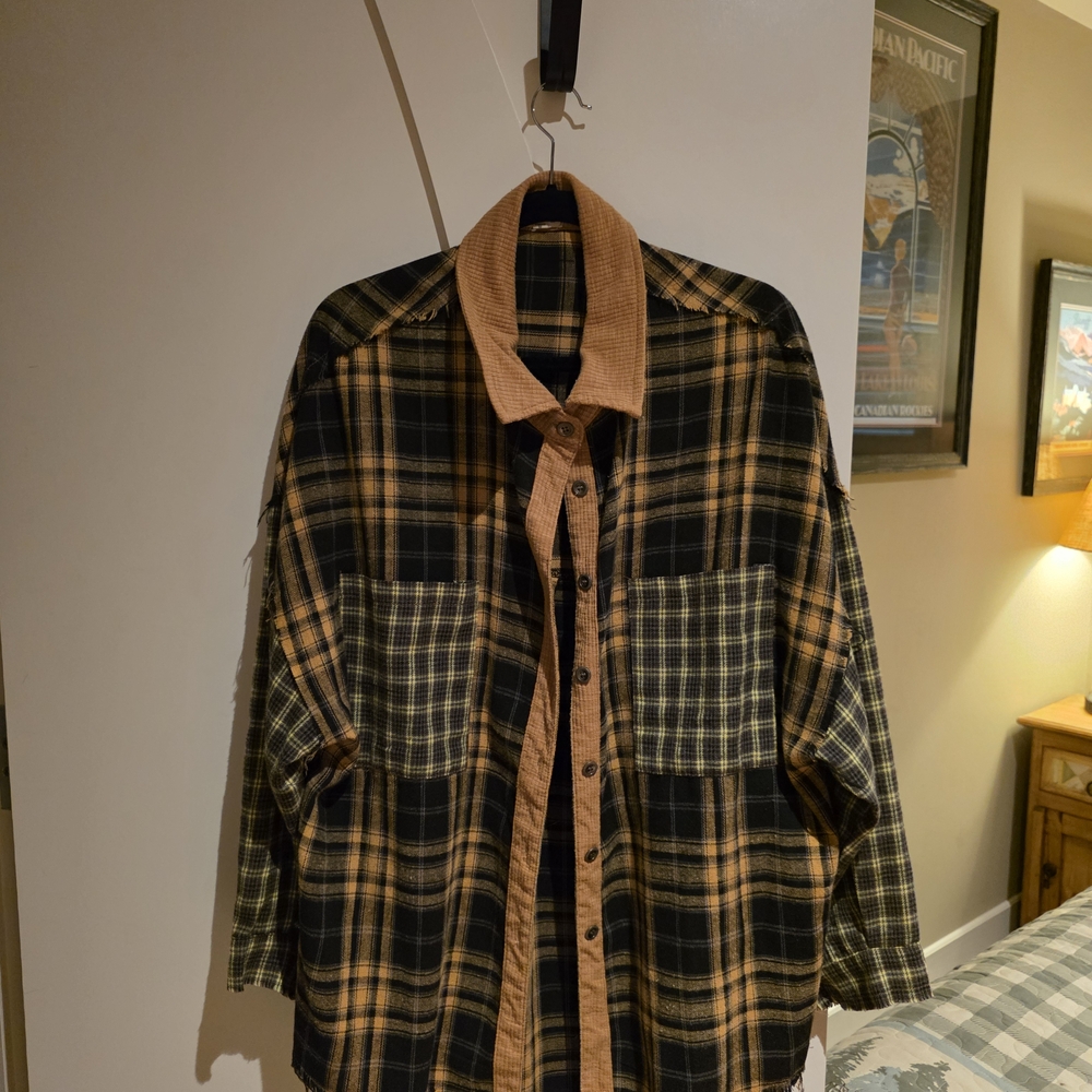 POL Plaid Lightweight Shirt Jacket in Black and Tan